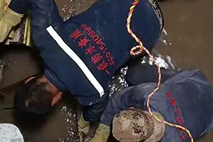 白山电梯井堵漏施工视频